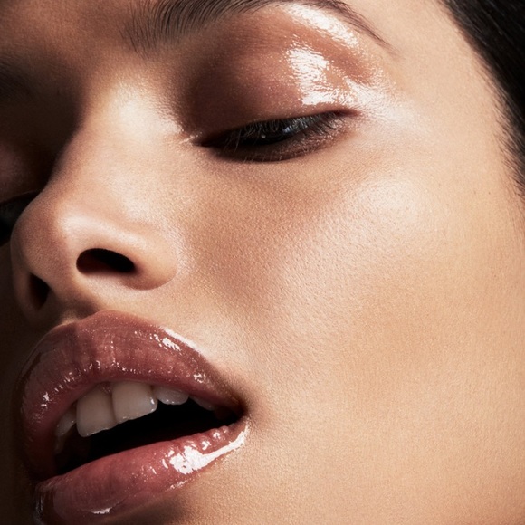 Fenty Beauty Gloss Bomb Lip Luminizer - Picture 13 of 16